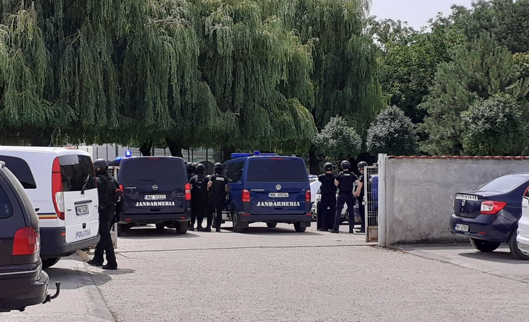 FOTOGALERIE. Luare de ostatici la Carei. Teroriștii, anihilați de jandarmi, polițiști și de către forțele SRI (exercițiu)