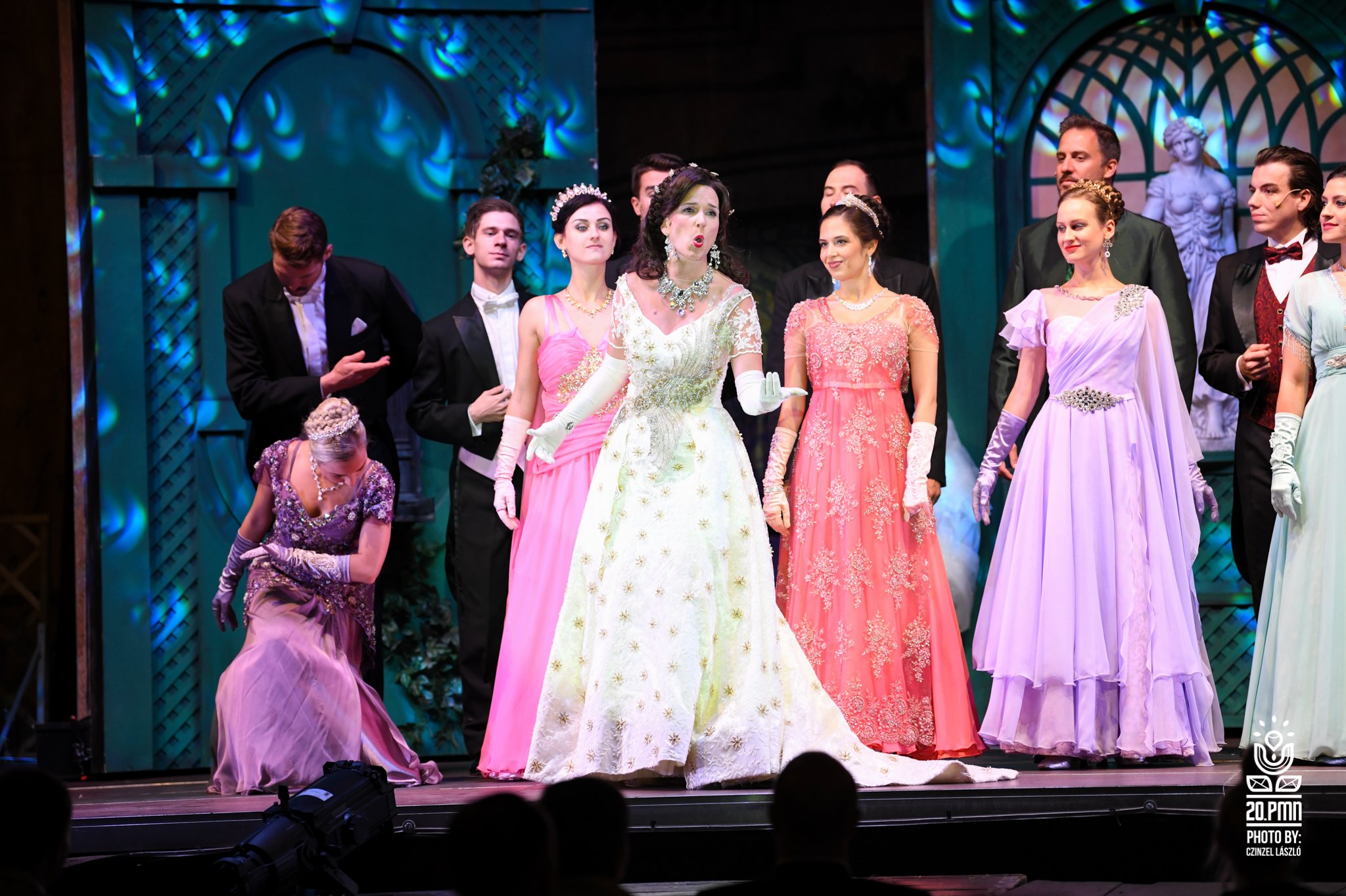 FOTO. Kiállítással, történelmi előadással és operettel rajtolt el a 20. Partiumi Magyar Napok