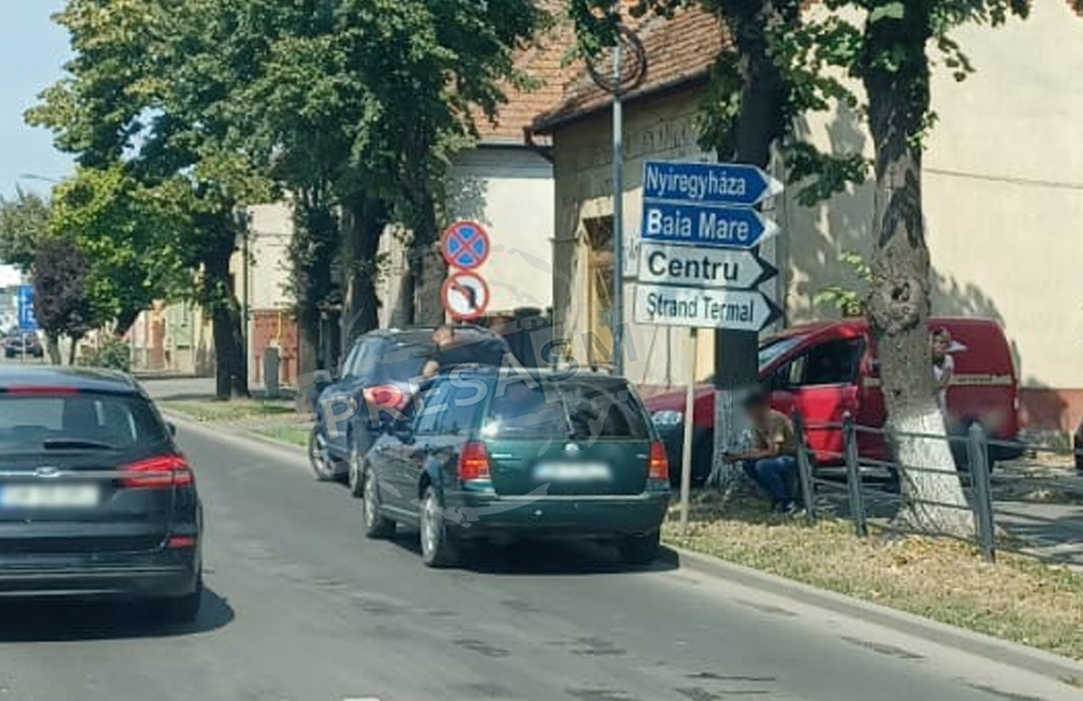 FOTO/VIDEO. Accident pe bulevardul Octavian Goga. Impact între două mașini