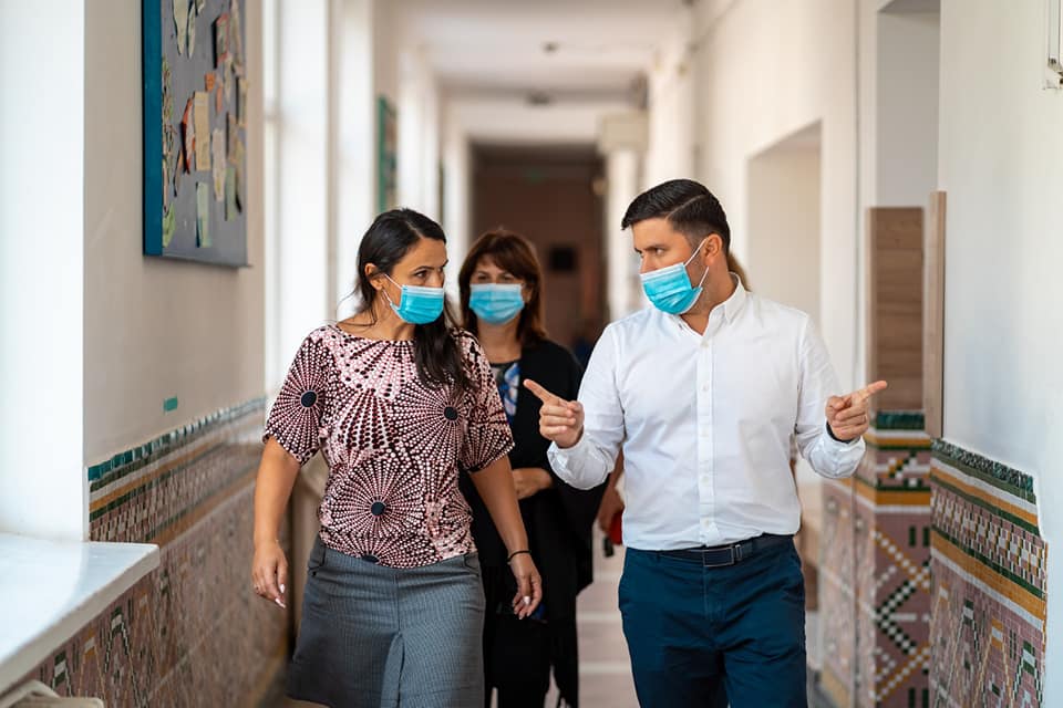 Adrian Cozma, după vizitele de lucru la școlile din Satu Mare: "E important să asigurăm condiții decente pentru toți copiii"