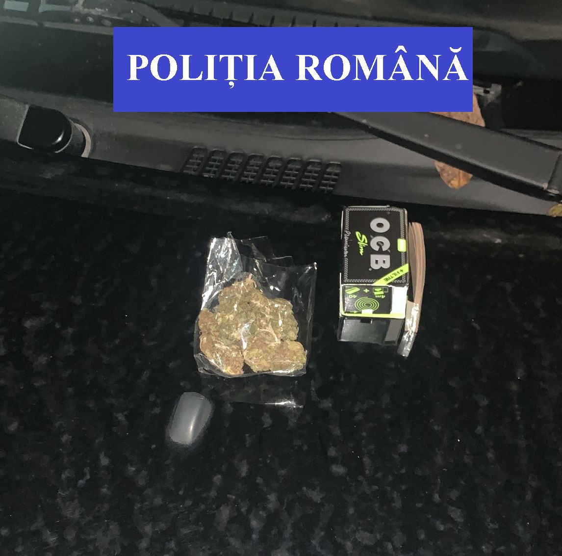 FOTO. Tânăr sătmărean, prins drogat la volan. Polițiștii au găsit droguri și în mașină
