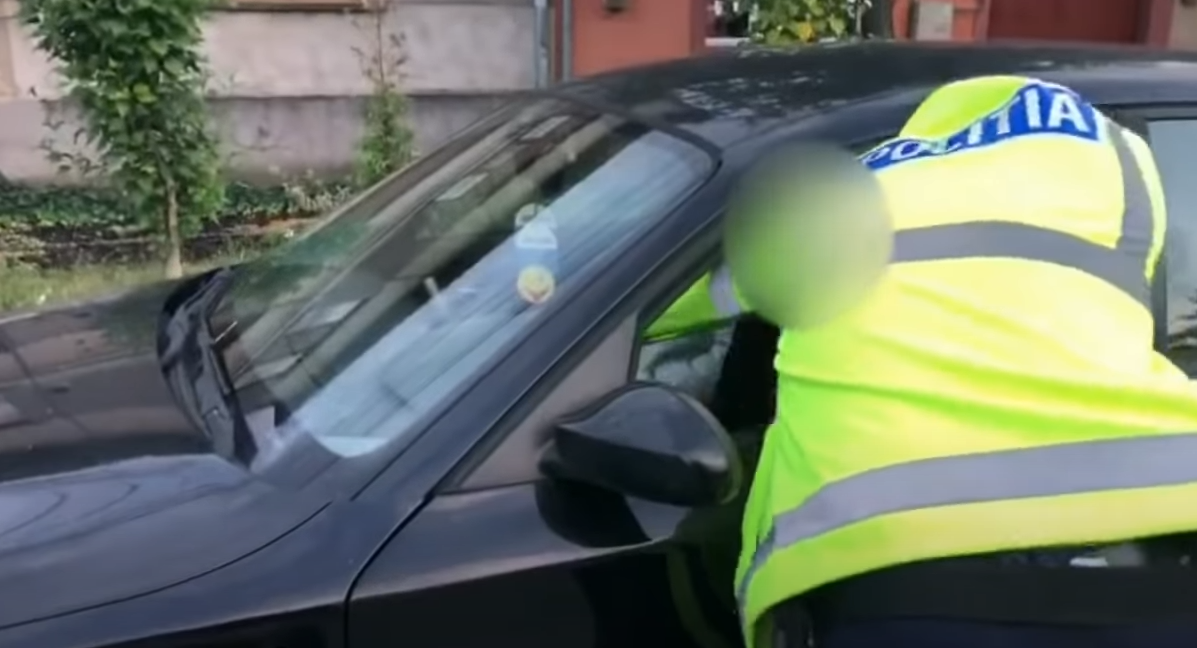 Se întâmplă în România. Puști la volan, oprit de polițiști cu focuri de armă, după ce a făcut un accident