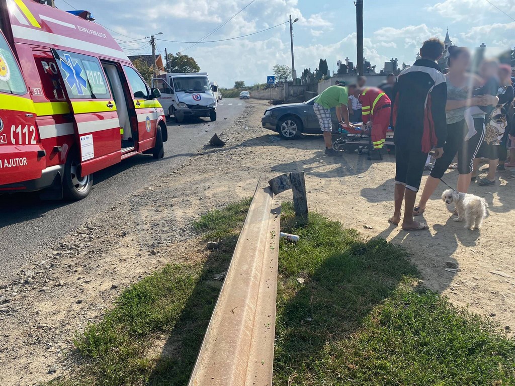 FOTÓGALÉRIA. Kitolatott, egyenesen bele egy furgonba