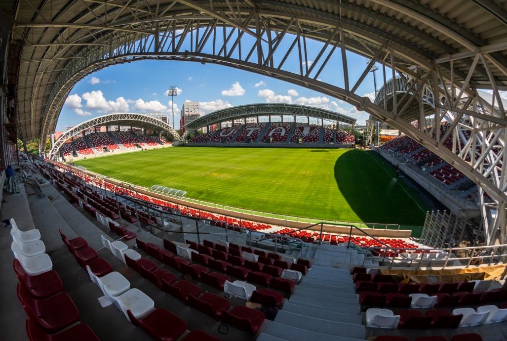 Deschiderea anului Universității de Vest ”Vasile Goldiș” are loc pe stadionul UTA