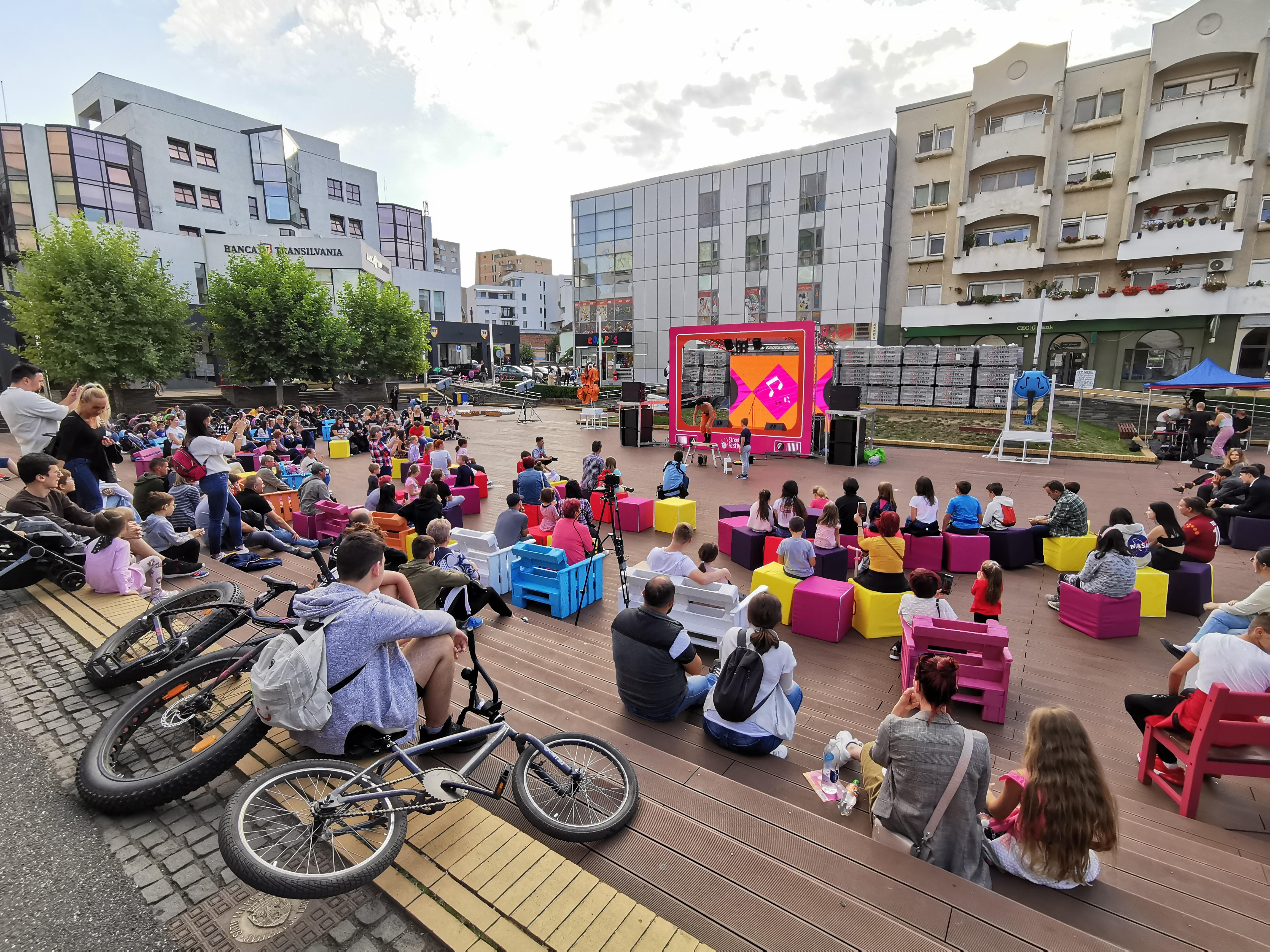 FOTOGALERIE. A început Street Music Festival în Satu Mare. Atmosferă superbă. Programul complet