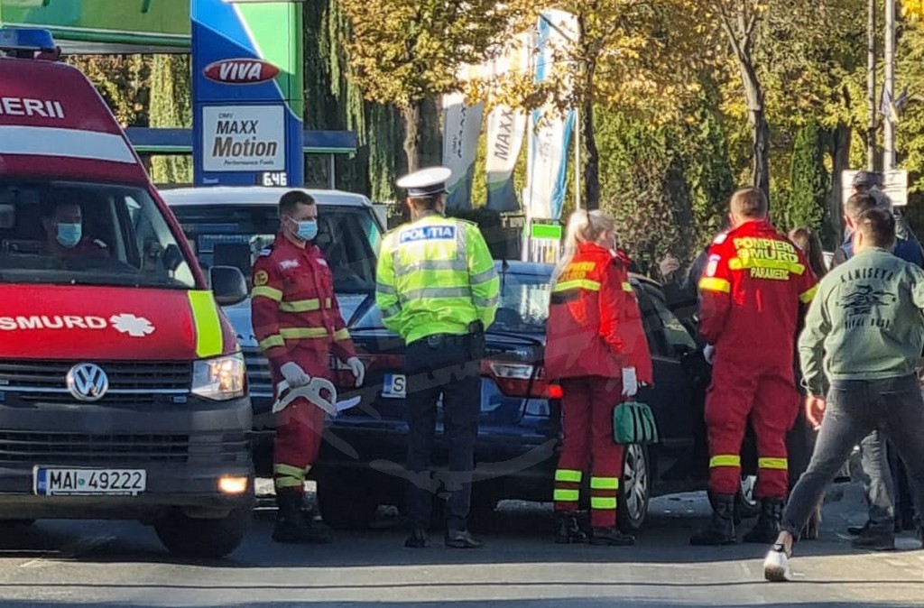 FOTOGALERIE. Accident grav, cu victimă, pe Drumul Botizului. Range Rover vs Seat