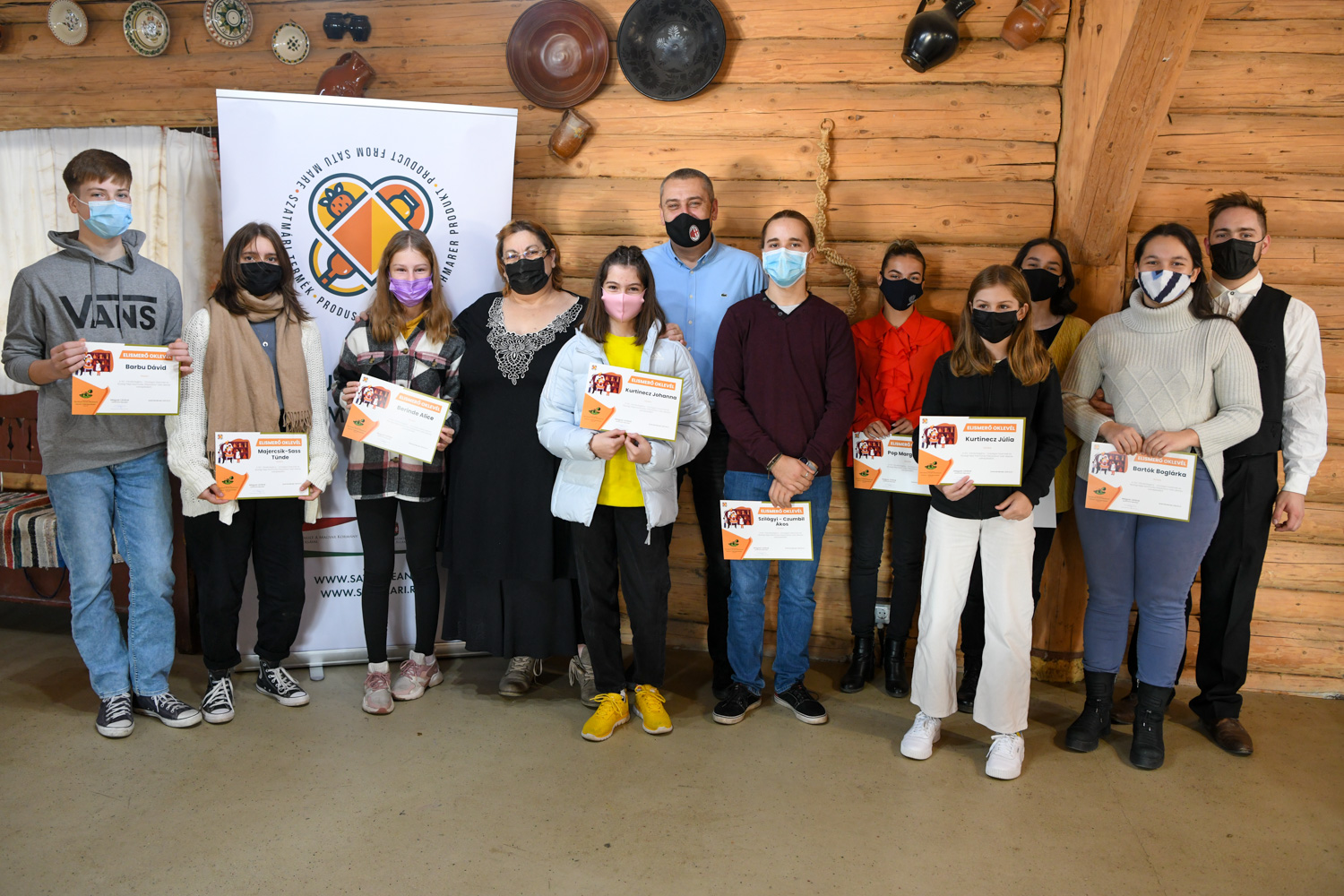 FOTO. Mai mulți tineri din Satu Mare, învățați să devină meșteri populari