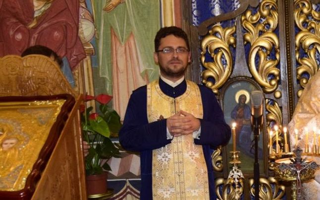 Un preot cu COVID a ținut o slujbă, 2 botezuri și o înmormântare. Acum e cercetat de procurori