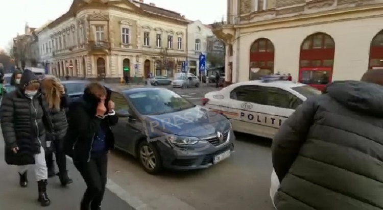 Asistenta DSP Satu Mare, în arest 30 de zile în cazul vaccinărilor false. Acasă a rămas un copilaș