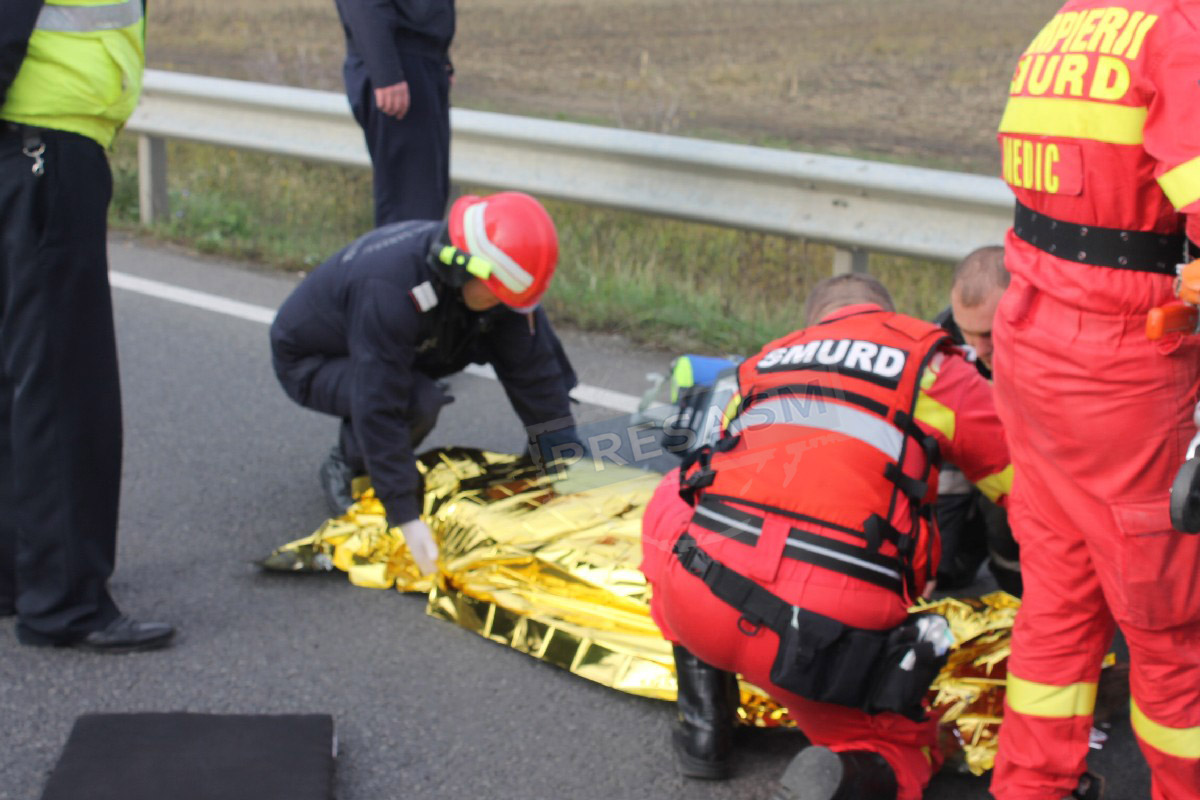 Tânără de 21 de ani, lovită mortal de mașina de poliție. Medicii nu i-au mai putut salva viața