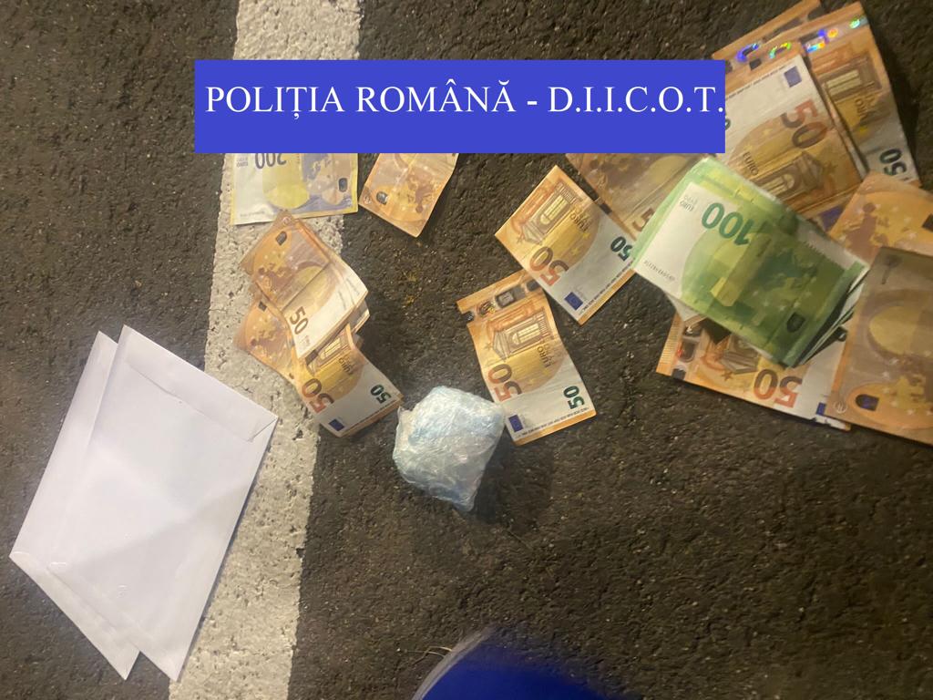 FOTOGALERIE. Traficanți de droguri, prinși în flagrant în municipiul Satu Mare
