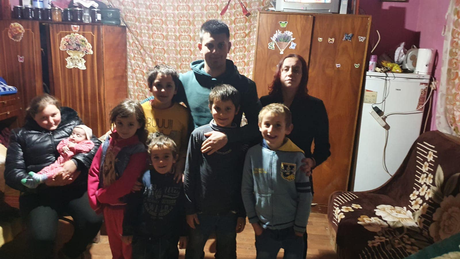 FOTO. Drama unei văduve, care-și crește opt copilași în sărăcie lucie, în județul Satu Mare