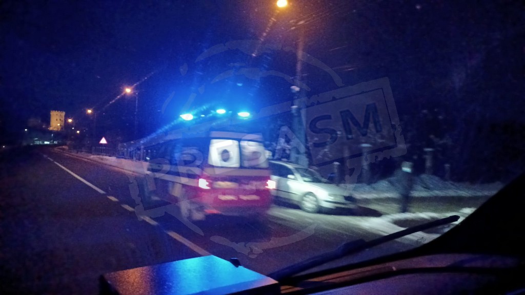 FOTO/VIDEO. Accident în Ardud. Un sătmărean a intrat cu mașina într-un cap de pod