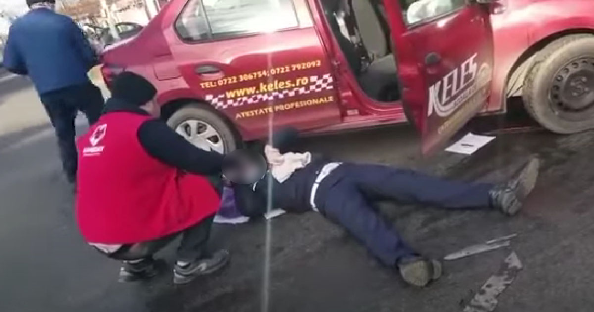 VIDEO Accident în timpul examenului pentru permis. Poliţistul examinator a ajuns la spital