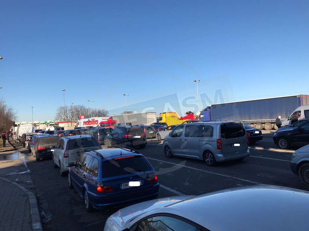 Ungaria continuă șicanele în vămile Petea și Urziceni. Ucrainean ținut o oră jumate la control!