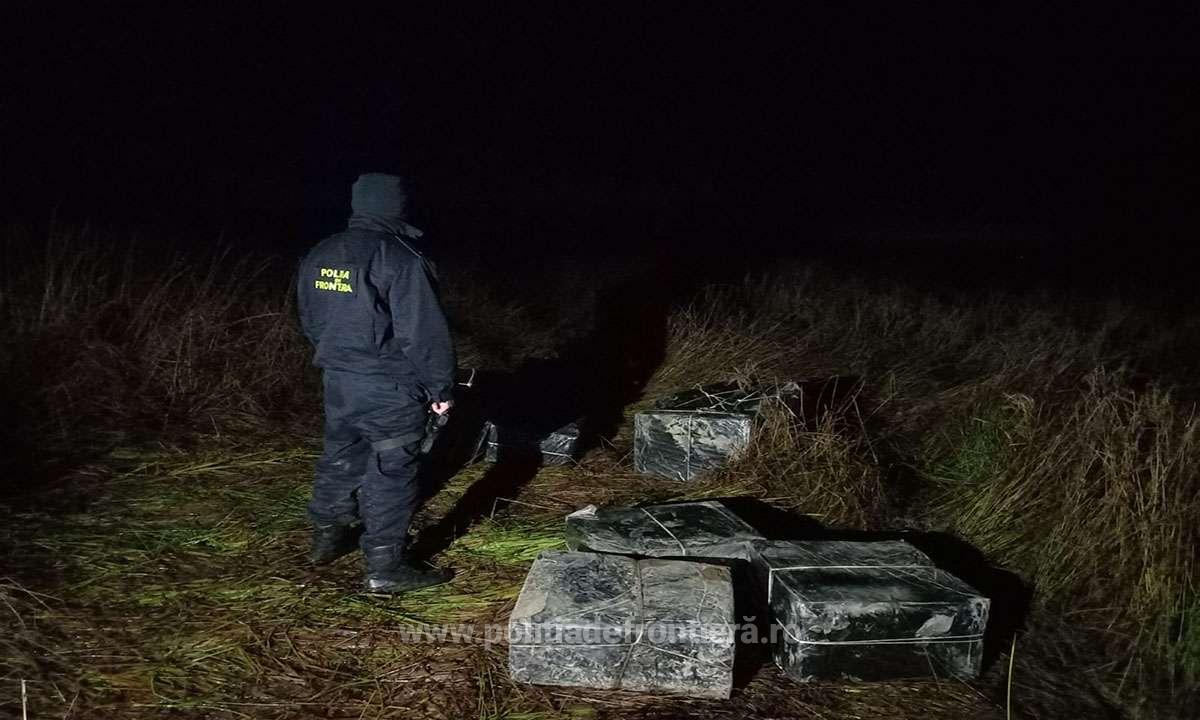 FOTOGALERIE. Acțiune în forță la frontieră, în județul Satu Mare. Tineri încătușați