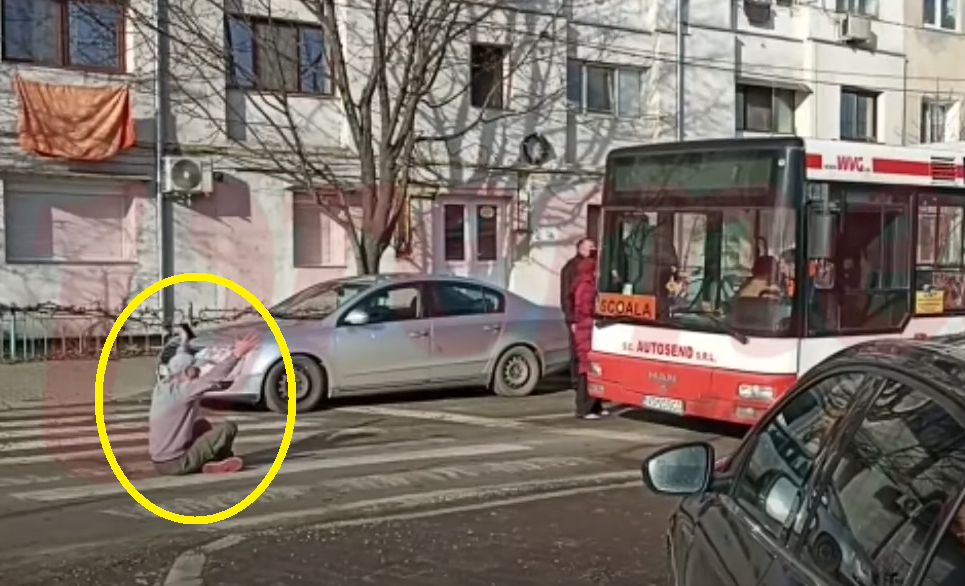 VIDEO. Fugit din carantină, s-a dus la "păcănele”. A pierdut, a blocat pe o trecere de pietoni şi a lovit un instructor auto