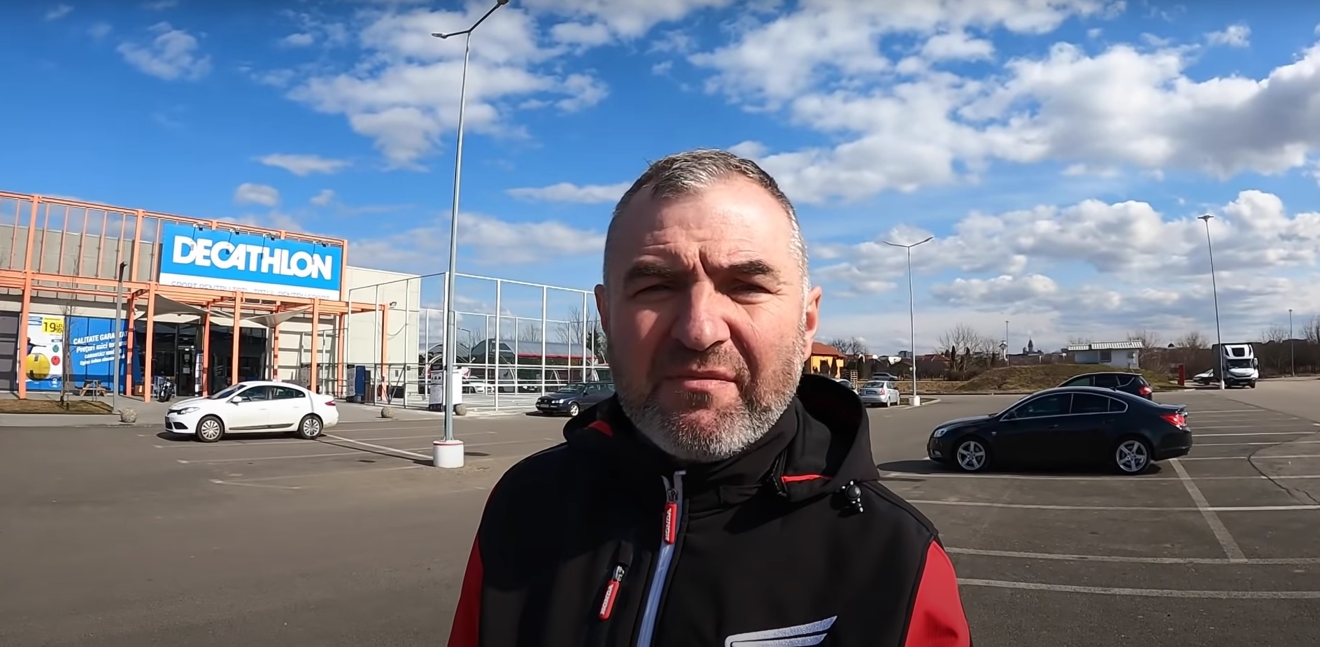 VIDEO. Studenți fugiți din Ucraina, ajutați de un sătmărean. Apel către tot județul