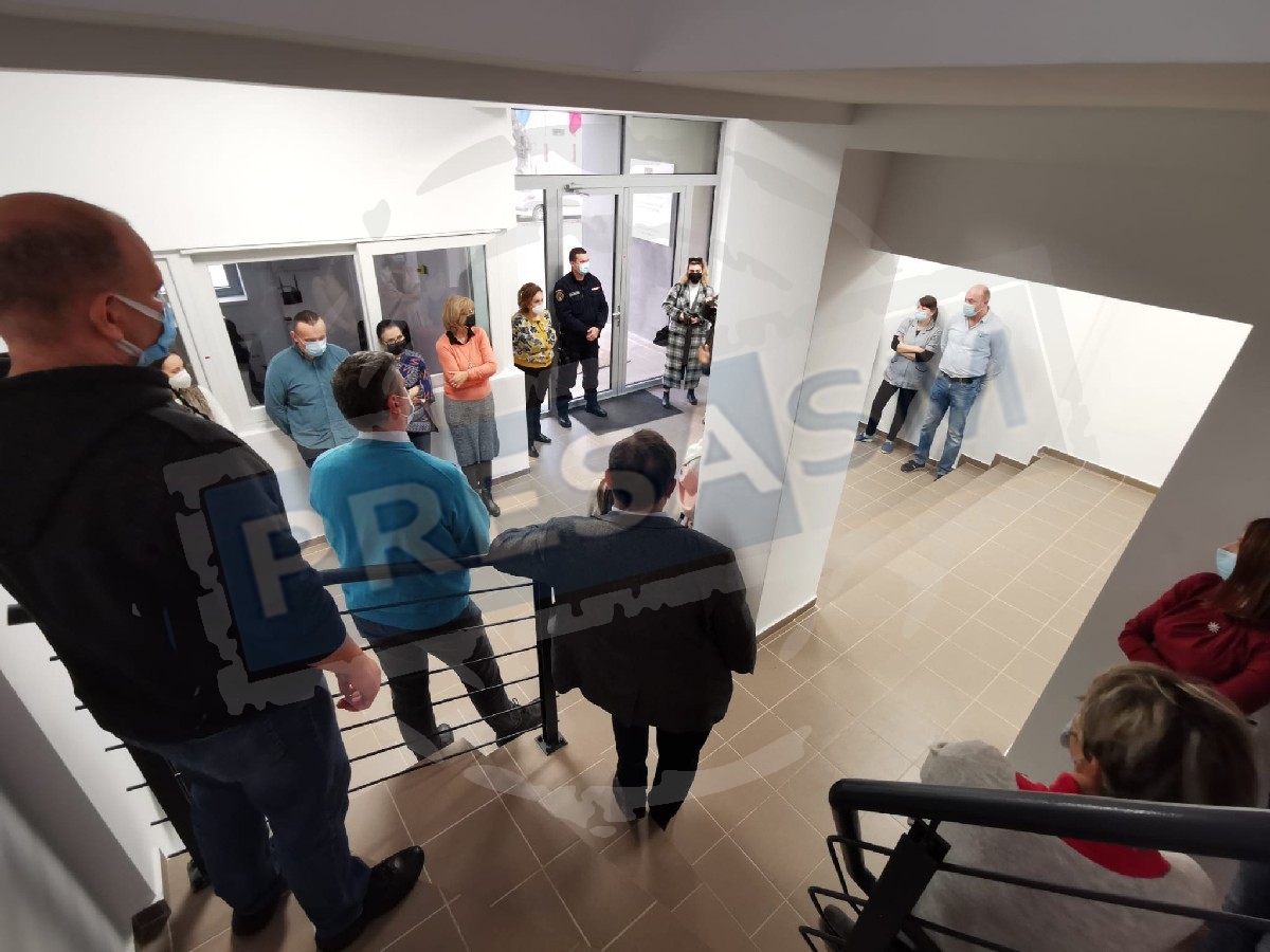 FOTO/VIDEO. Grevă la Prefectura Satu Mare. Funcționarii cer salarii mai mari