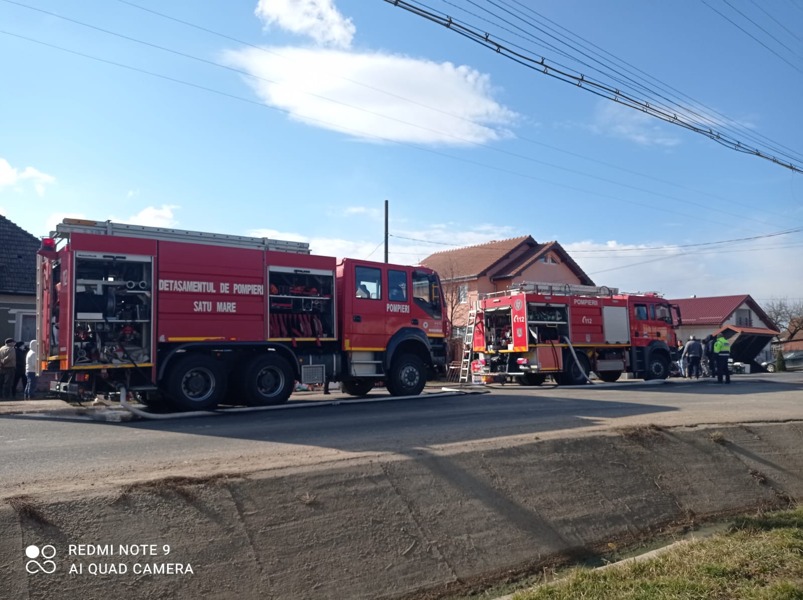 Incendiu în Oaș. Pe când au ajuns pompierii, incendiul a fost stins de proprietari