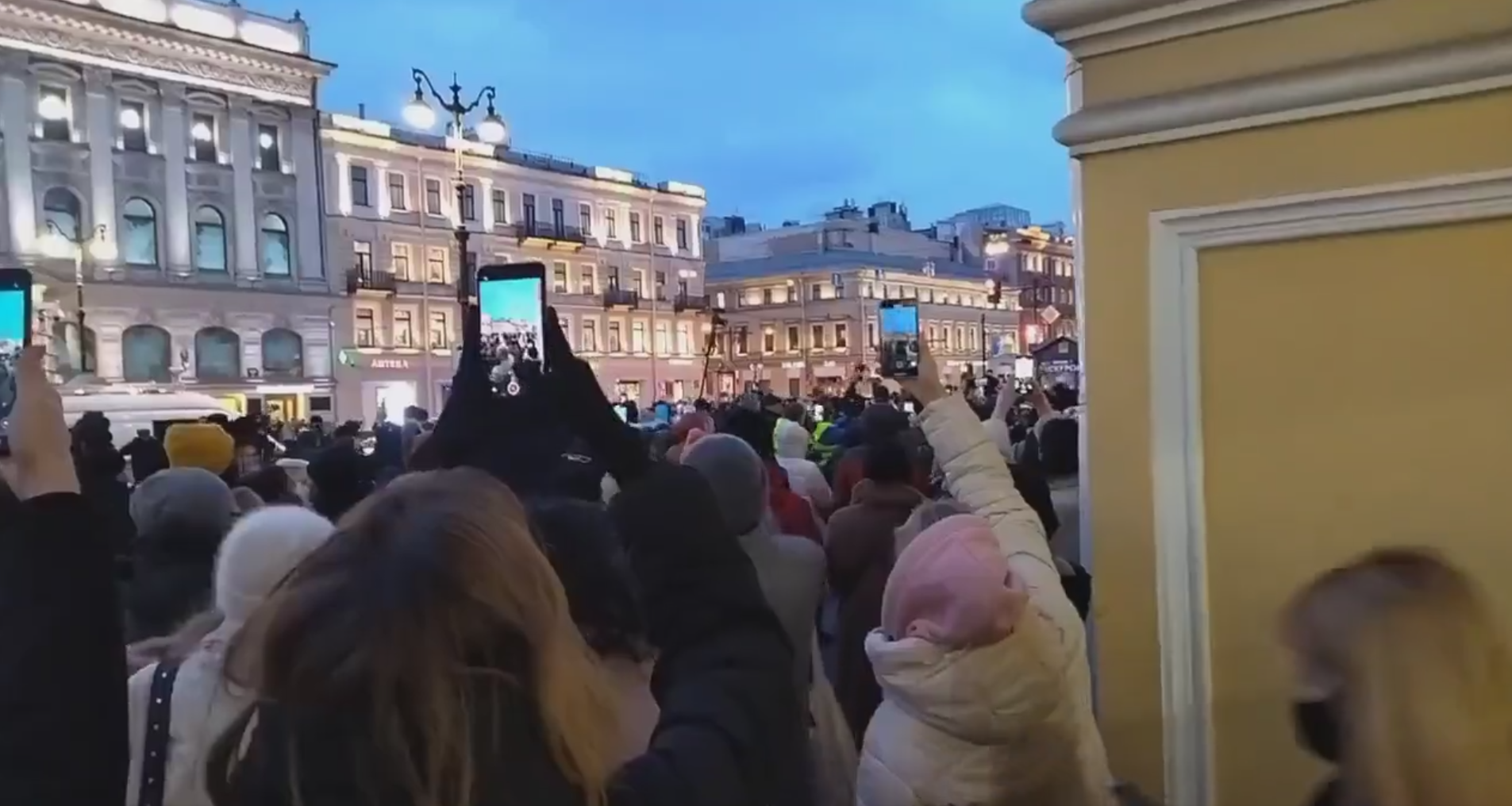 VIDEO. Proteste anti-război în Rusia. Autoritățile arestează manifestanții