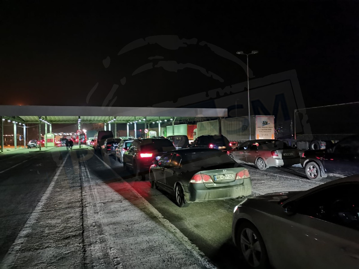 Cozi la Petea și Urziceni, după ce s-a defectat, din nou, sistemul din Ungaria