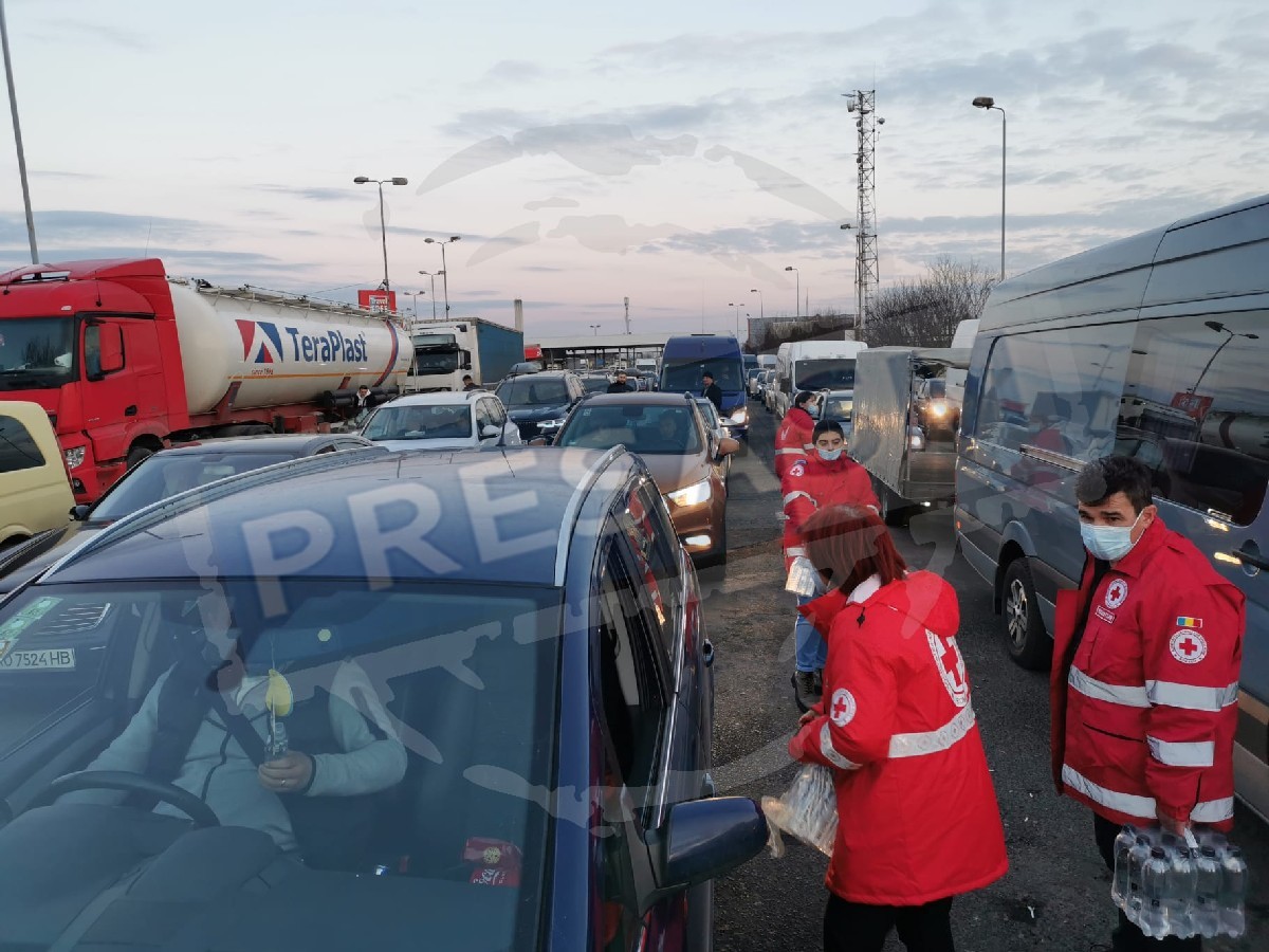 REFUGIU. Peste 18.600 de cetățeni ucraineni au ieșit prin vămile Petea și Urziceni