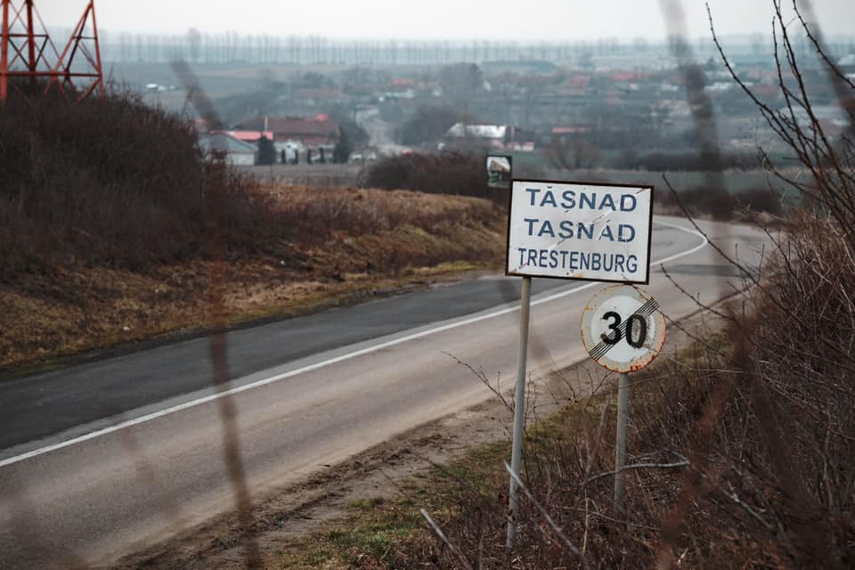 FOTO. Drumul Național Tășnad - Supur, intră în reabilitare totală. În sfârșit!
