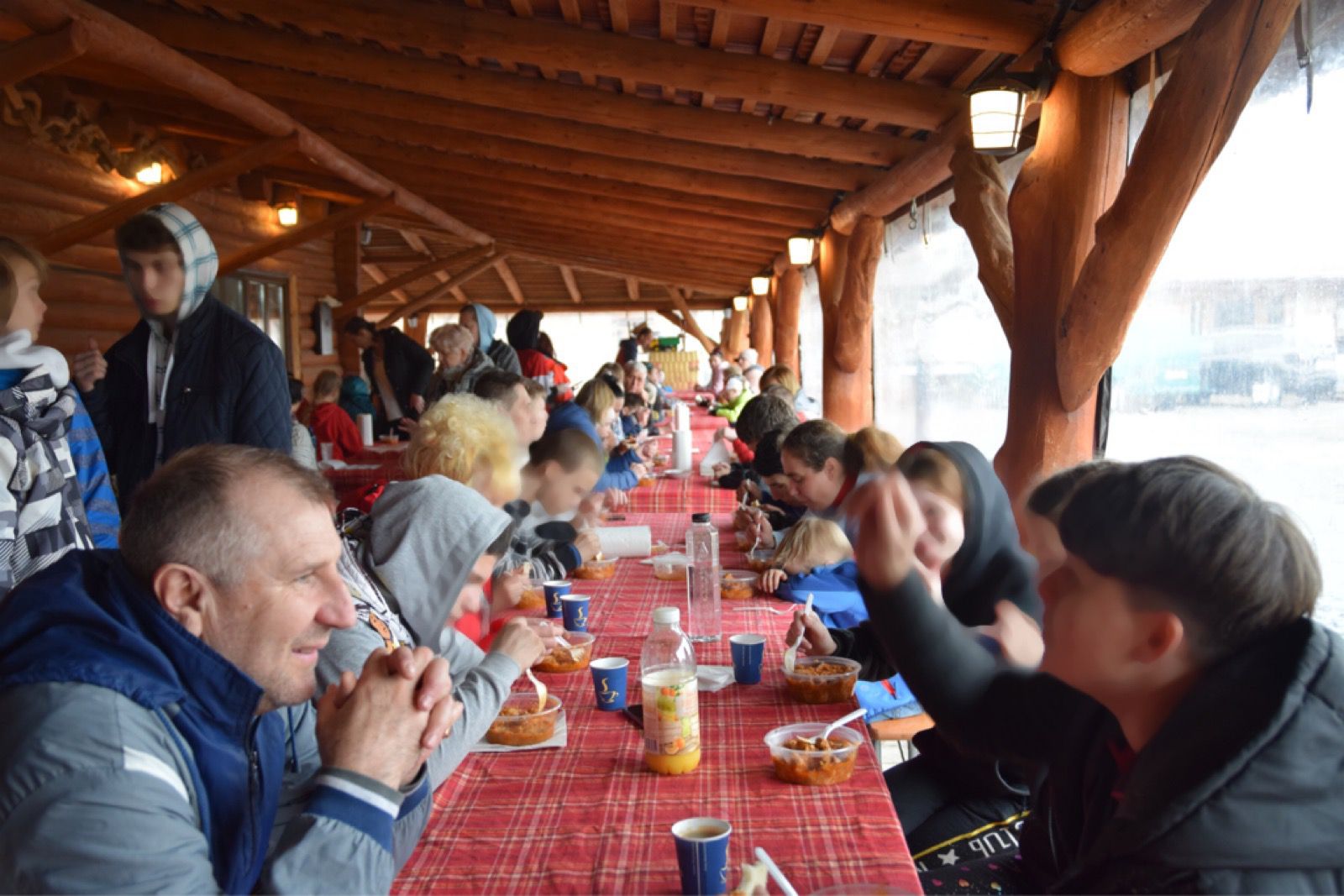 Câți bani a decontat Guvernul pentru cazarea refugiaților ucraineni în Satu Mare