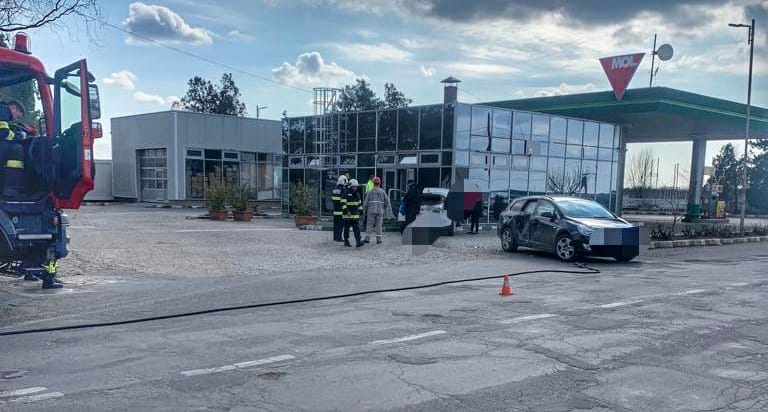 FOTO/VIDEO. Șoferița care a intrat cu mașina direct în benzinărie a ajuns la Urgență până la urmă