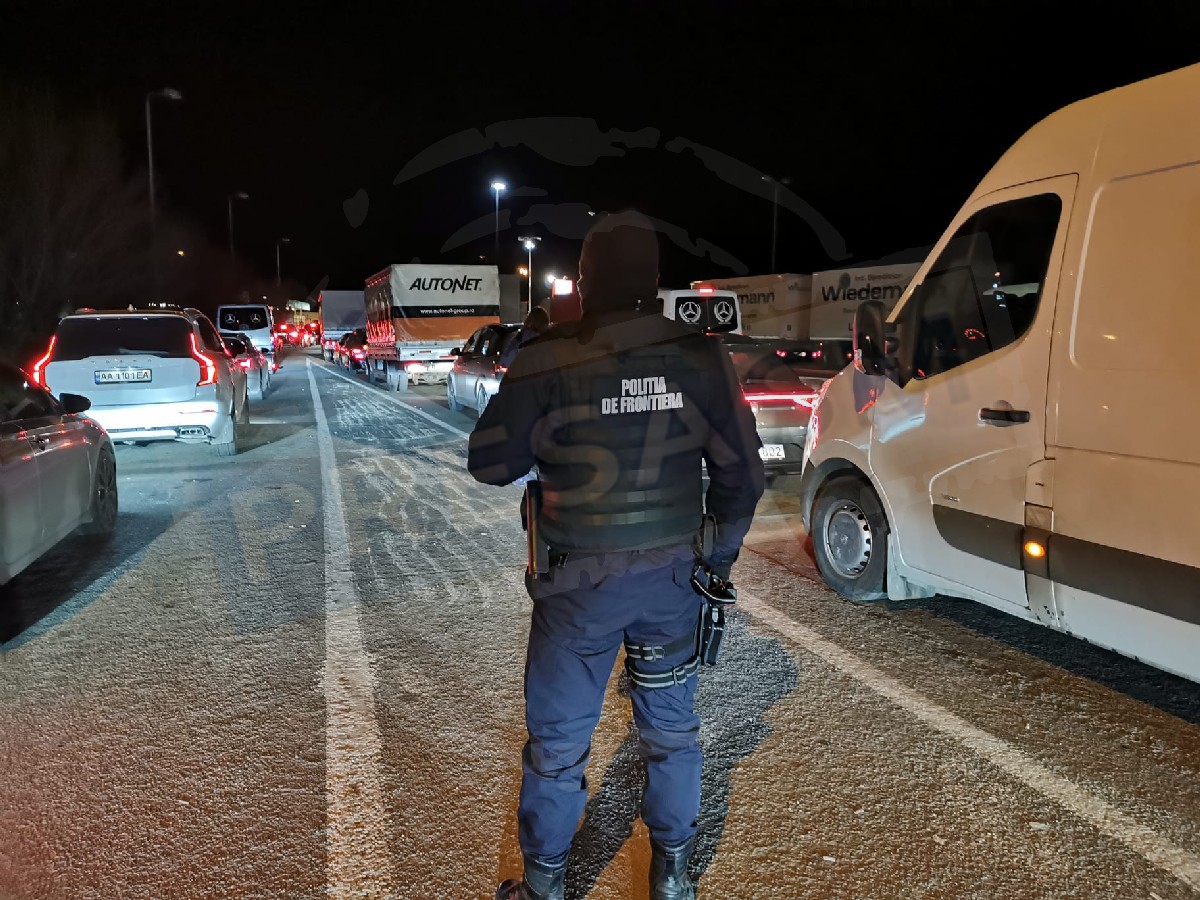 După ce s-a plimbat în toată România, un tânăr a fost lăsat fără mașină în Vama Petea