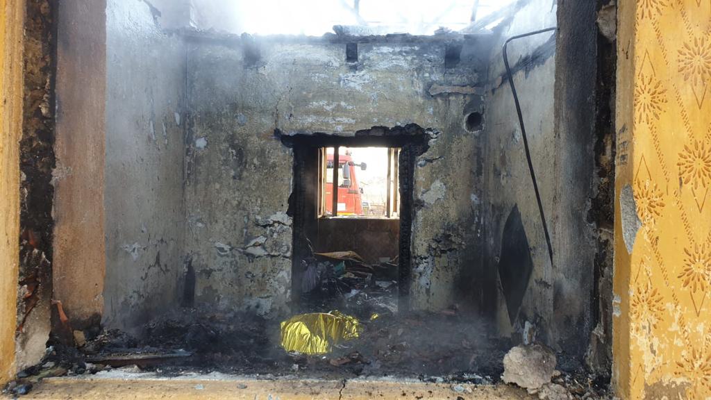 FOTO. Incendiu în județ. Sătmărean găsit carbonizat în propria casă