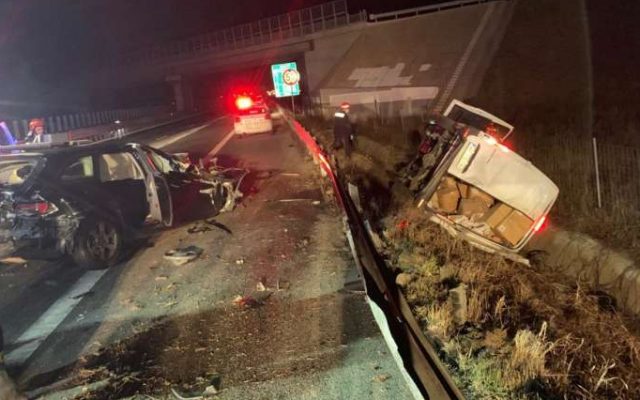 FOTO. Accident cumplit în țară. Un tânăr de 26 de ani și-a pierdut viața. Trei mașini implicate