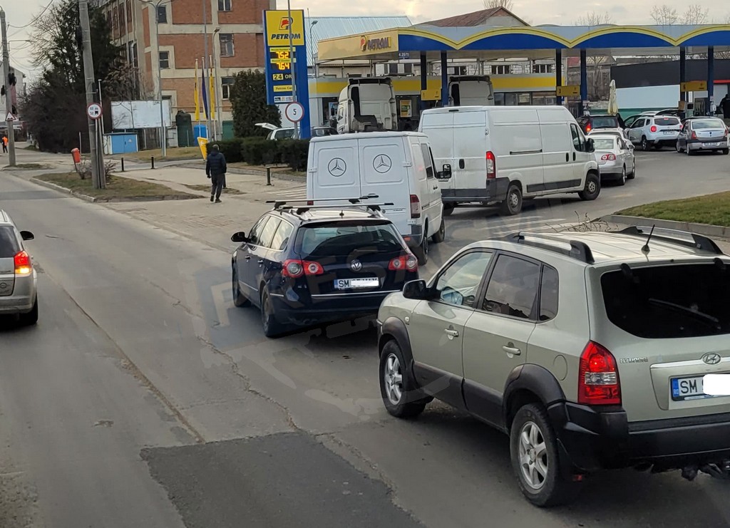 Continuă să scadă prețurile la benzinării! Inclusiv la MOL. Care este cea mai ieftină