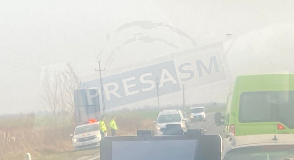 FOTO. Tragedie pe o șosea din județul Satu Mare. O femeie a murit în mașină