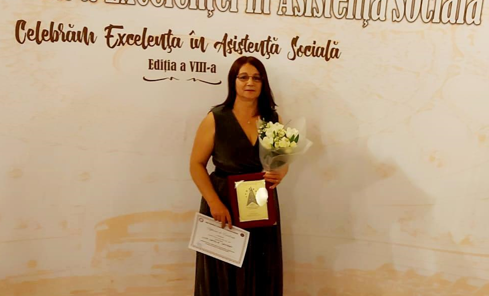 FOTO. O sătmăreancă a fost desemnată asistentul social al anului în România!