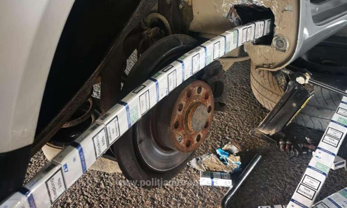 FOTO/VIDEO. Contrabanda continuă în vreme de război, prin Vama Halmeu. Bunică prinsă la volan