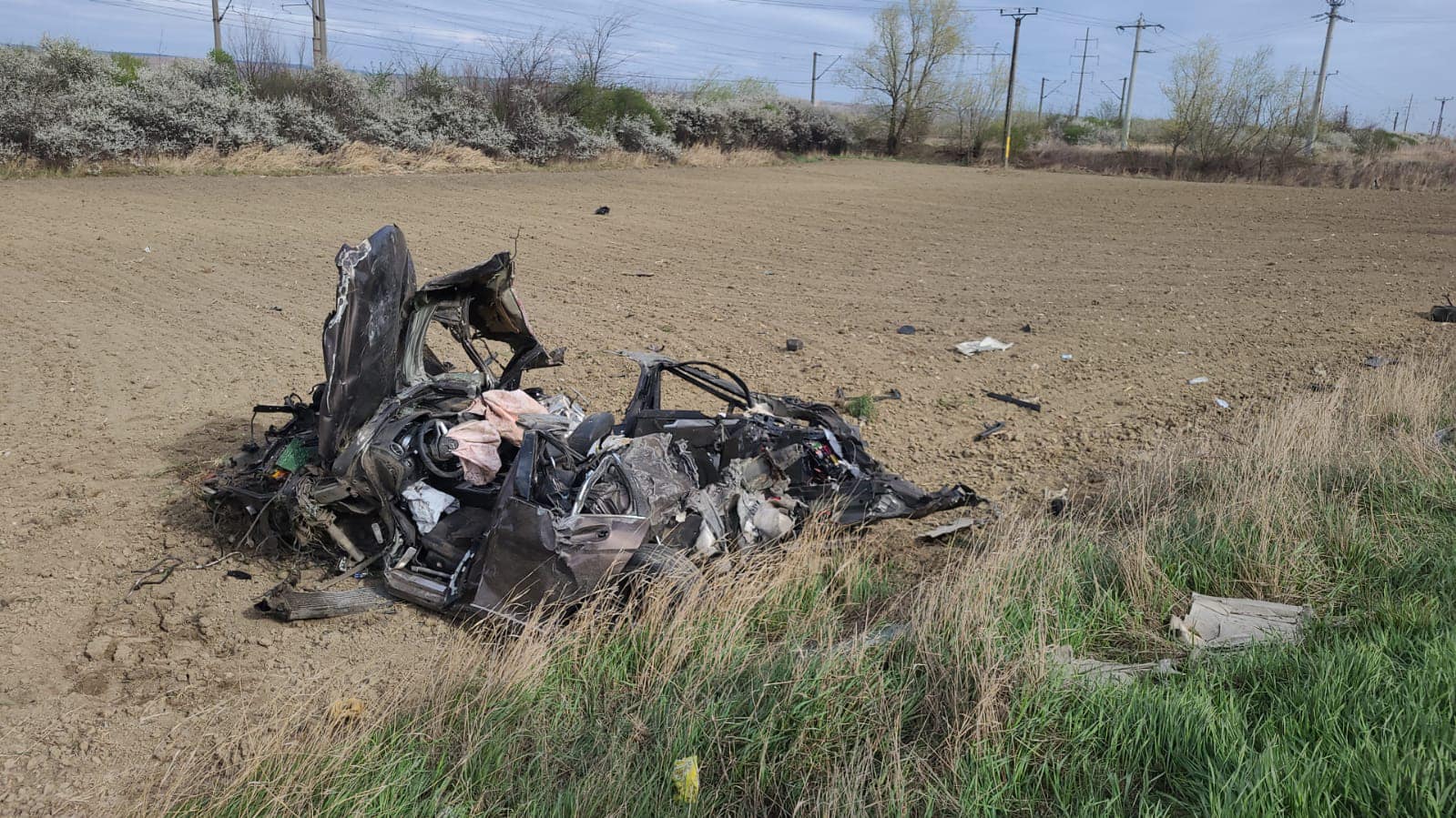 FOTO. Accident cumplit în țară. Un șofer de 78 de ani conducea cu 210 km/h. Trei persoane au murit