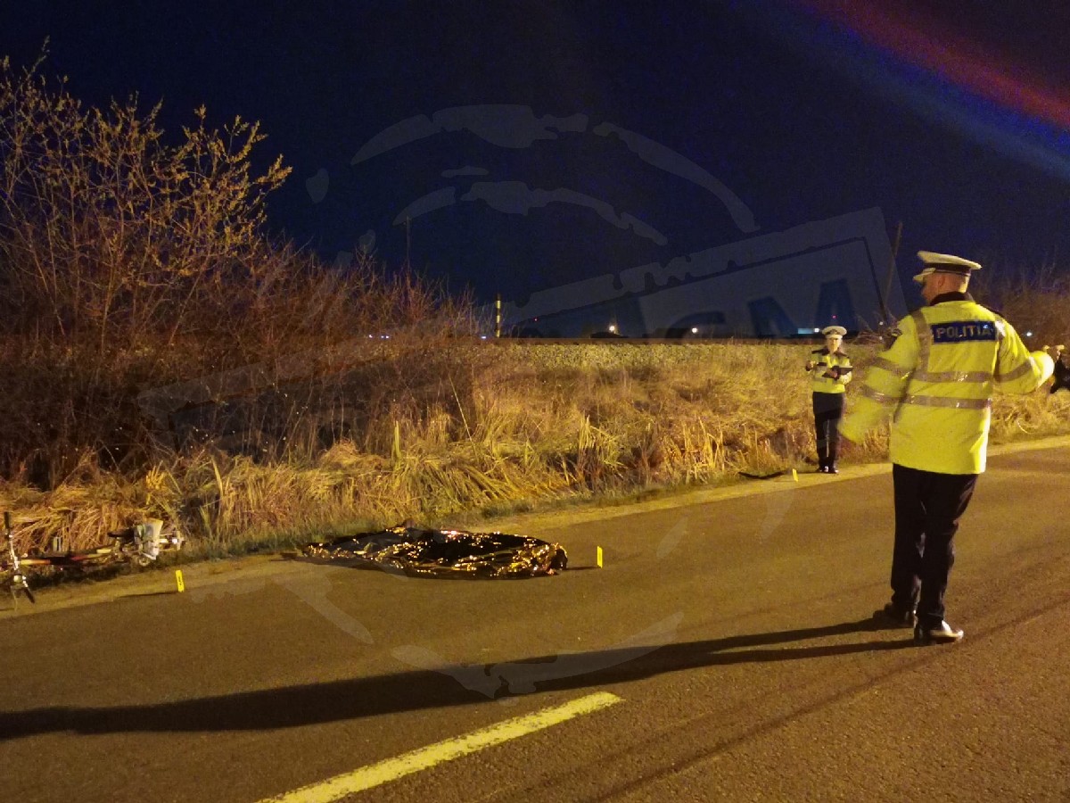 FOTOGALERIE. Accident mortal în municipiul Satu Mare. Biciclist lovit în plin de o mașină