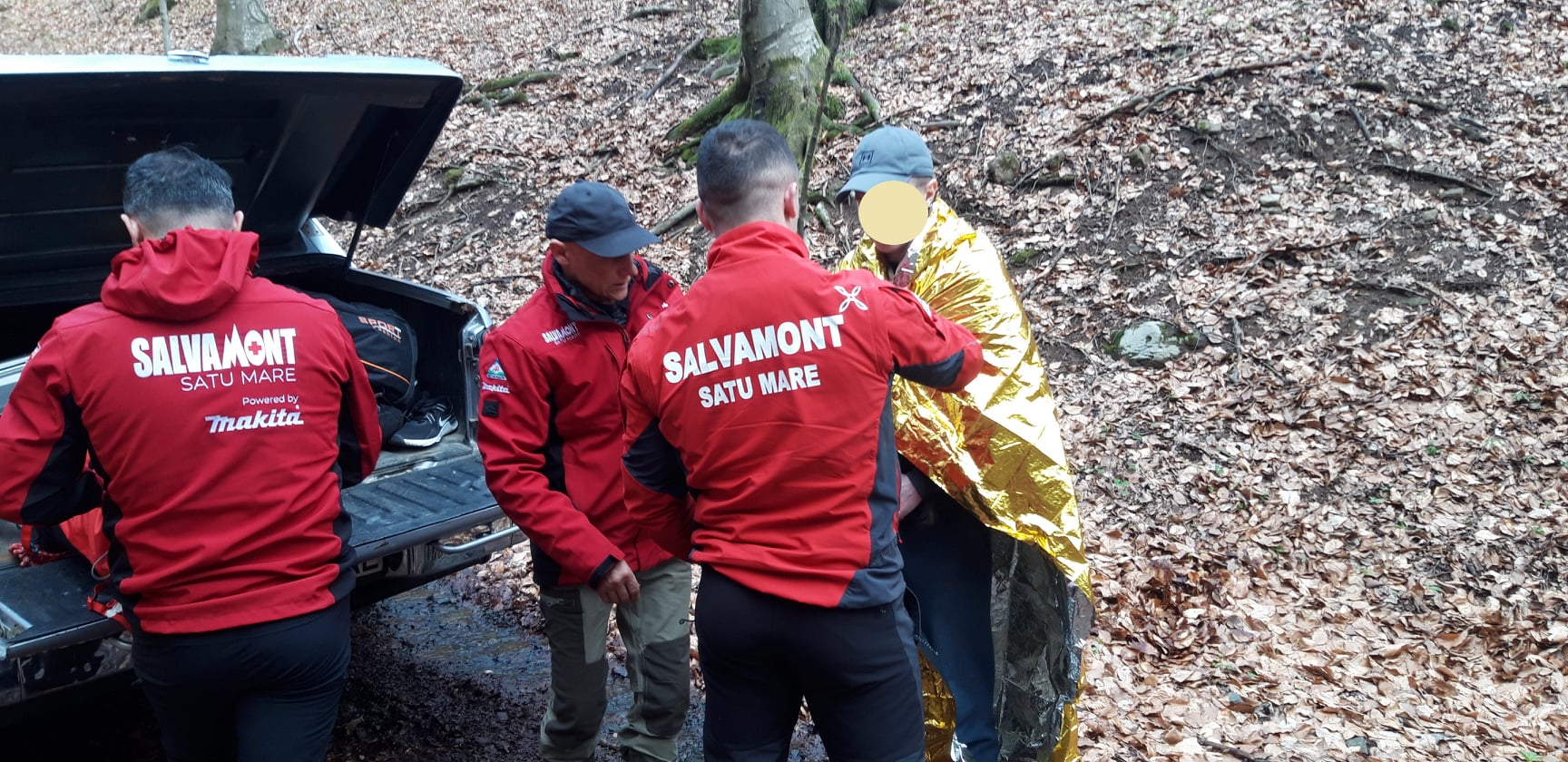 FOTO. Turist pierdut de grup, salvat de salvamontiștii sătmărei. Atenție la echipament când urcați pe munte!
