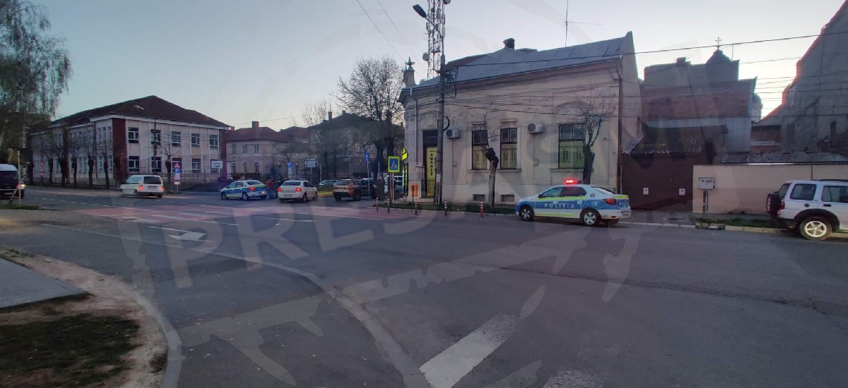 Elev bătut și terorizat după ce a ieșit de la liceu, în Satu Mare. Nu a mai mers la școală de frică