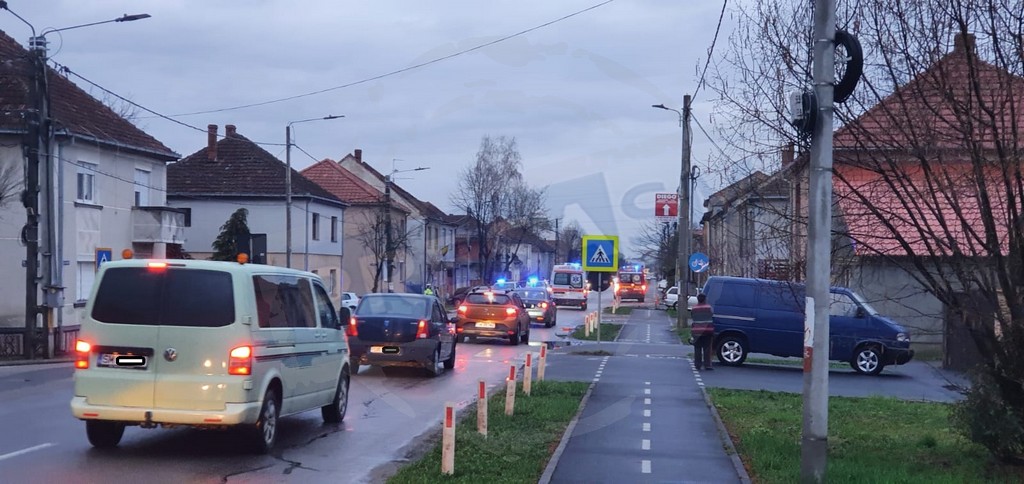 Băut de dimineață, un șofer a provocat un accident în municipiul Satu Mare