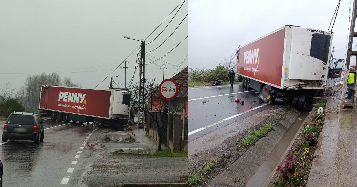FOTO. Accident pe DN19 Satu Mare - Baia Mare. A ajuns cu TIR-ul în șanț