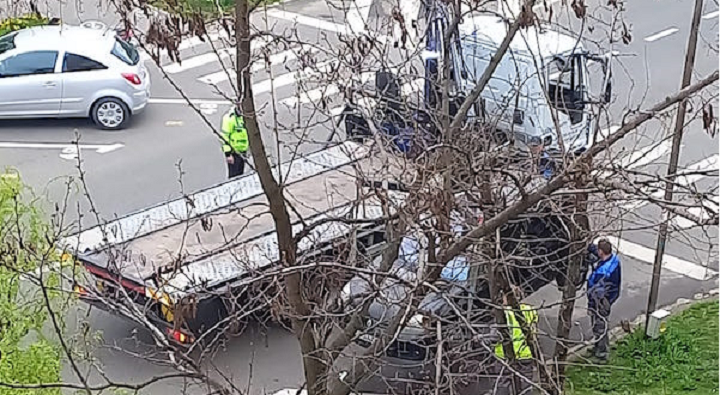 FOTO. Unui sătmărean i s-a ridicat mașina de pe locul rezervat. Poliția Locală are altă variantă