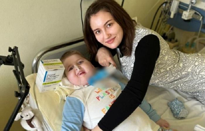 Samuel (3 anișori) are nevoie urgentă de donații. Mama ne roagă să îl ajutăm