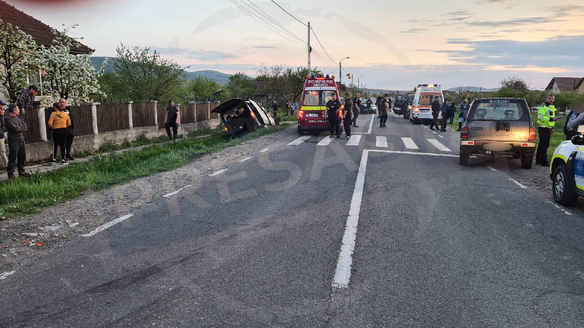 FOTO/VIDEO. Starea celor 5 jandarmi din Satu Mare. Au ajuns cu duba în șanț