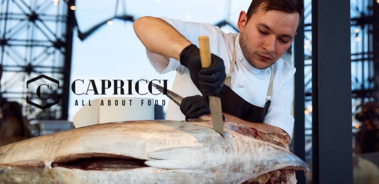 FOTO. POMANA TONULUI. Un ton de 50 kg, pregătit în fața clienților, la Capricci