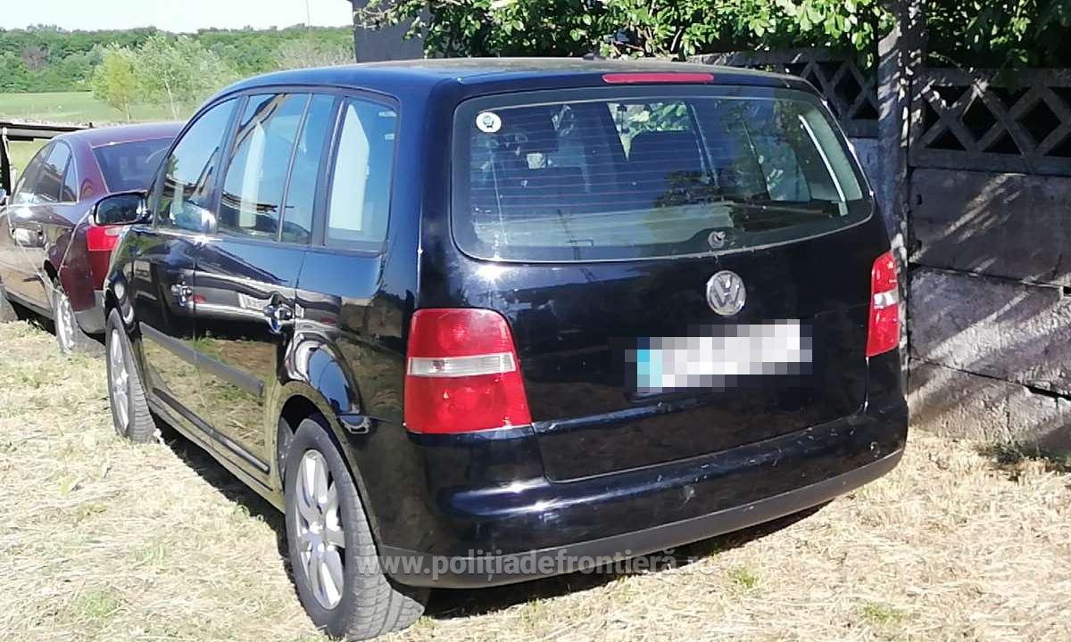 FOTO. Sătmărean lăsat fără mașină la vamă. Polițiștii de frontieră i-au indisponibilizat Volkswagen-ul
