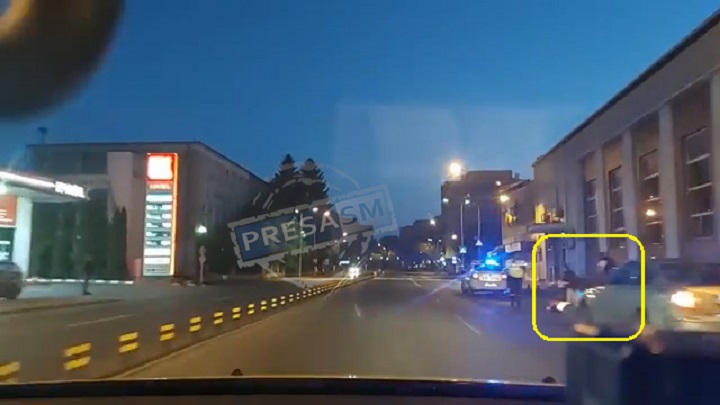 Videó. Baleset történt ma hajnalban a Lucian Blaga sugárúton. Felborult egy kerékpáros férfi