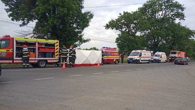 Se întâmplă în România. Pieton ucis în accident. Șoferul a fugit. Cadavrul a zăcut o zi pe marginea drumului